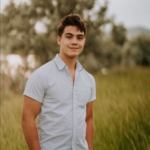 Meet your Posher, Devin